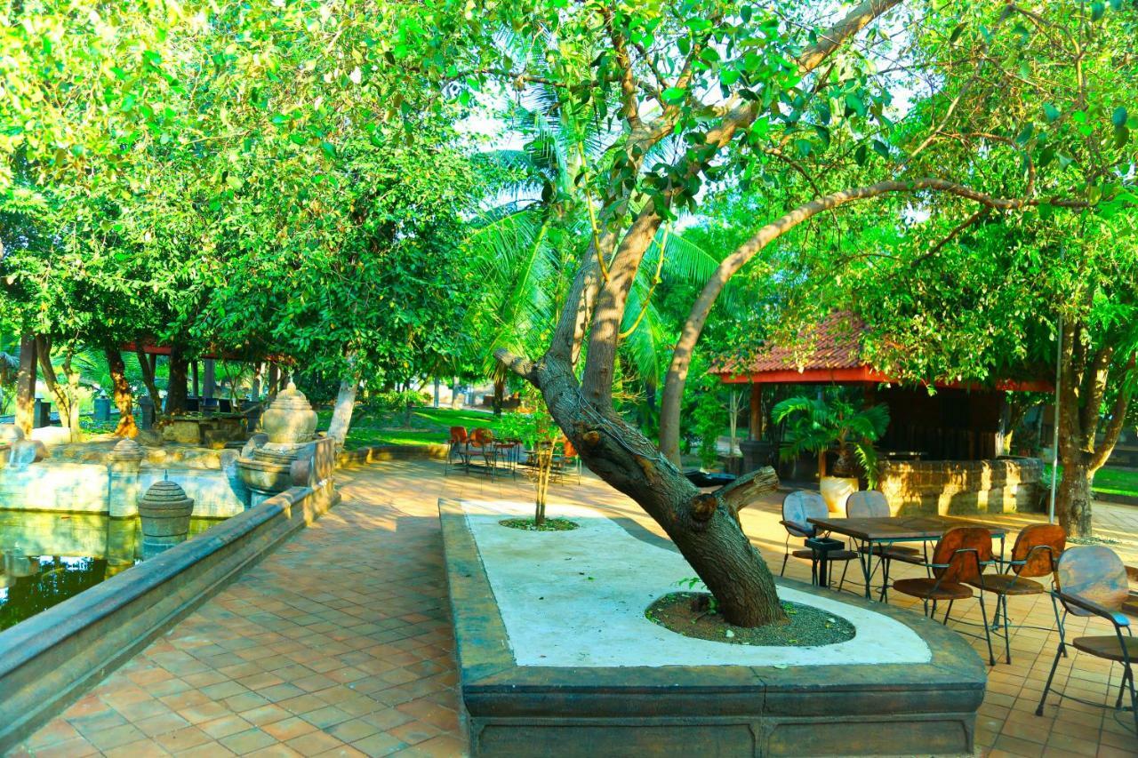 Avasta Resort And Spa Anuradhapura Bagian luar foto