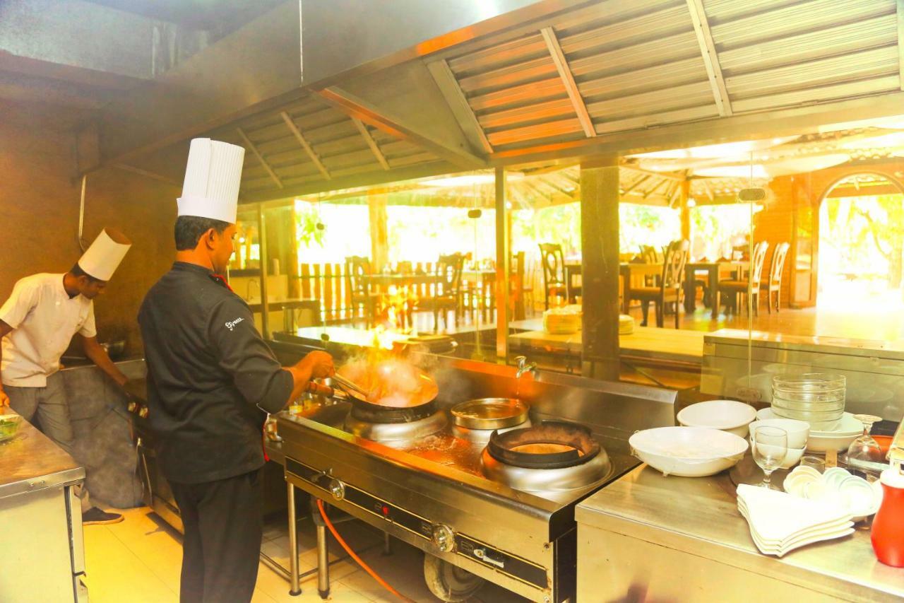 Avasta Resort And Spa Anuradhapura Bagian luar foto