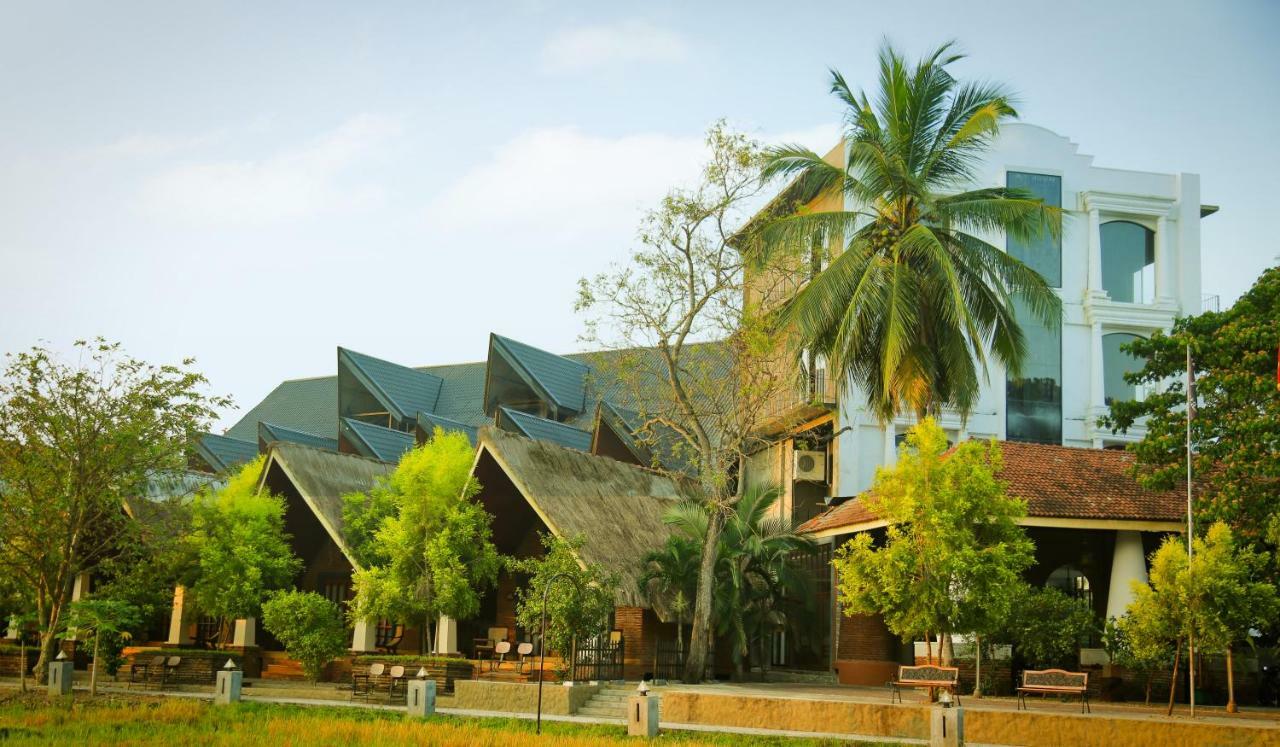 Avasta Resort And Spa Anuradhapura Bagian luar foto