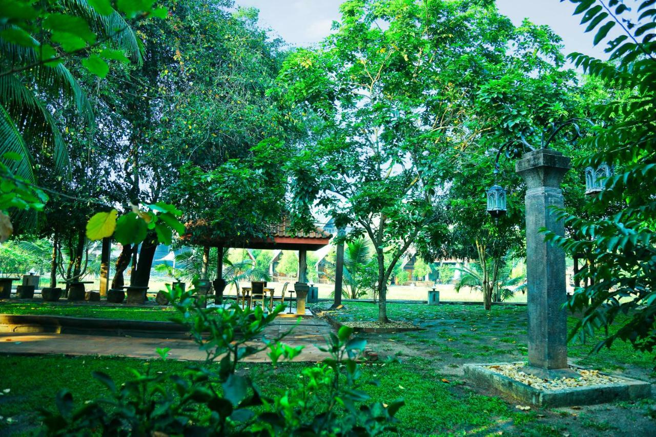 Avasta Resort And Spa Anuradhapura Bagian luar foto